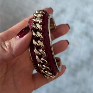 COACH - Elegant Gold and Burgundy Chain Bracelet